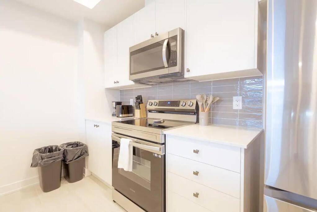 Holiday home 2 Bedroom Modern & Close To Airport Downtown Ottawa
